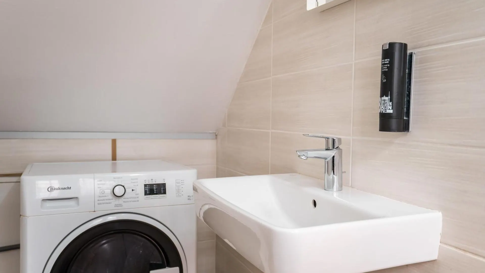 2 Bedroom Apartment In Convinient Location Βερολίνο Γερμανία