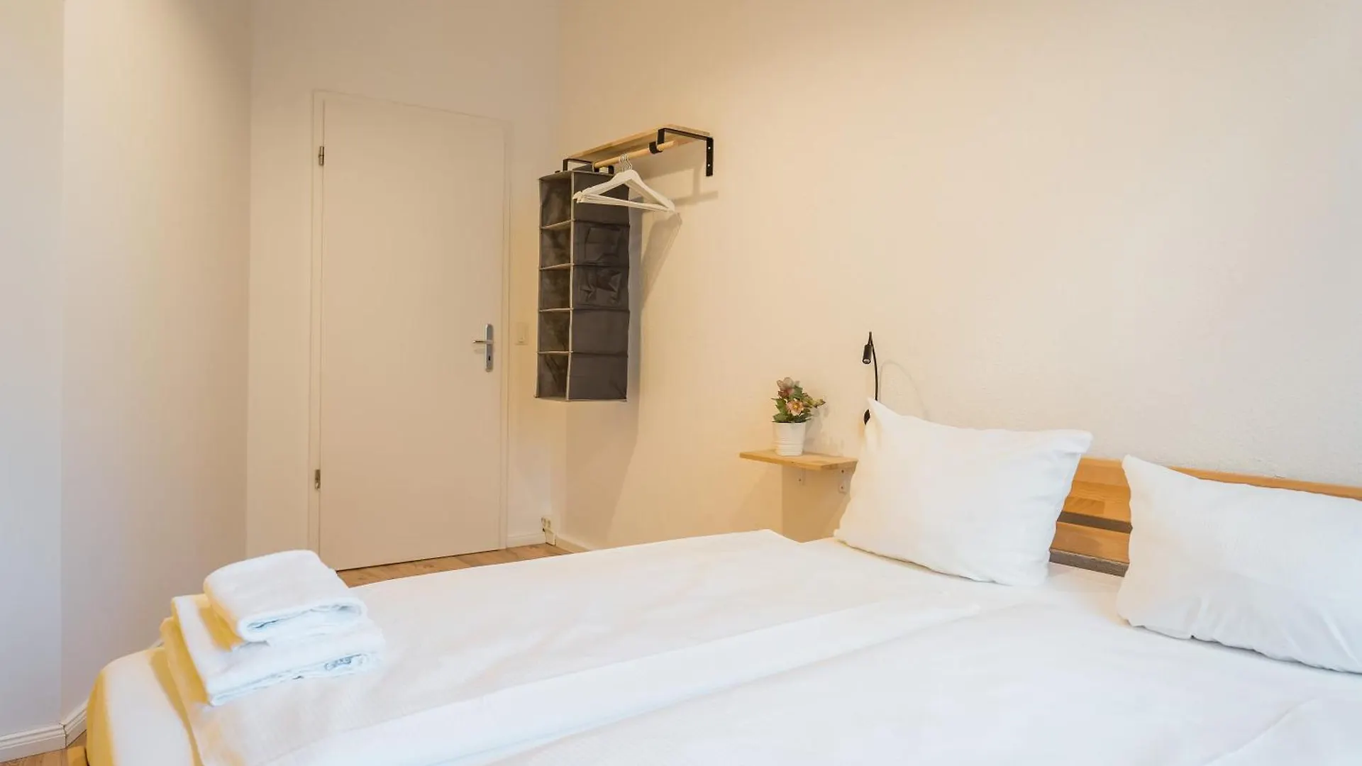 2 Bedroom Apartment In Convinient Location Βερολίνο
